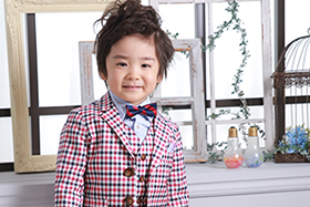 七五三  3歳 男の子 チェック柄や蝶ネクタイで流行りのカジュアルなスーツ
